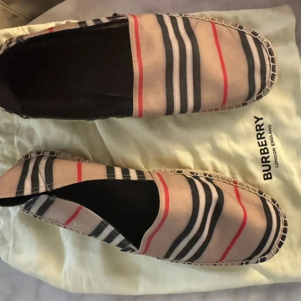 Authentic Burberry espadrilles 42 NWOB